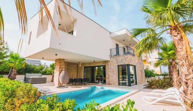 Villa FGstar