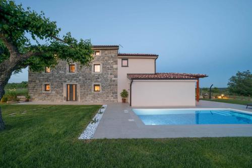 Villa Fiore in Central Istria suitable for families and cyclists in Momjan