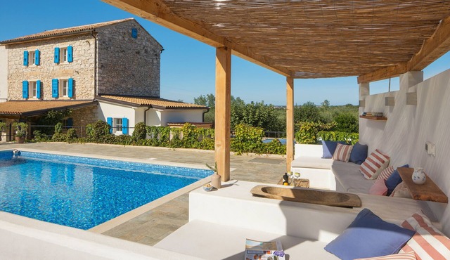 Villa Flavia - Renovated stone villa with private pool