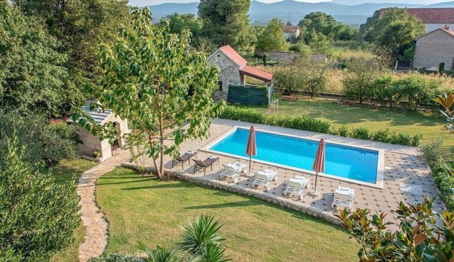 Villa Flower garden with pool (V0011-K1) - Donji Proložac in Donji Proložac