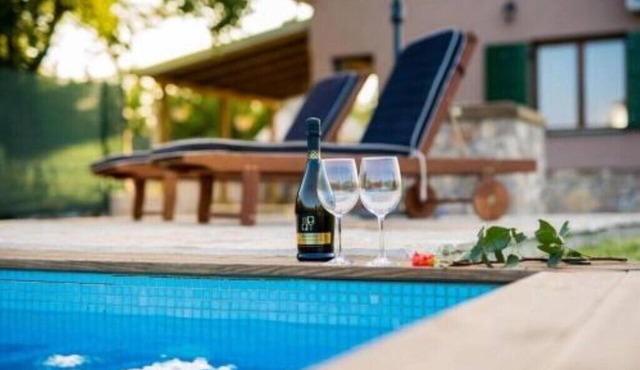 Villa G&P -Two Bedroom Villa with Pool