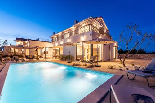 Villa Galla - Sea view, Jacuzzi, Heated pool Modern design