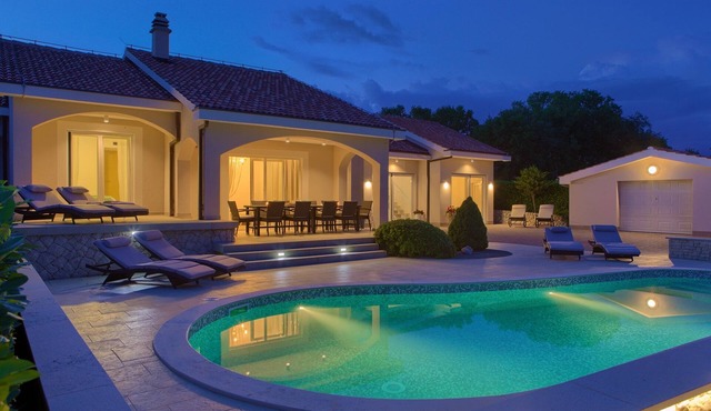 Villa Gardena with heated pool (Kvarner - Vrh)