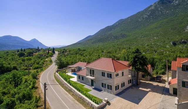 Villa in Croatia with Stunning Mountain Views in Rašćane