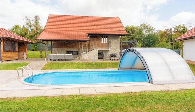 Villa in the Stubica region with wellness, jacuzzi, sauna, and pool for relaxation