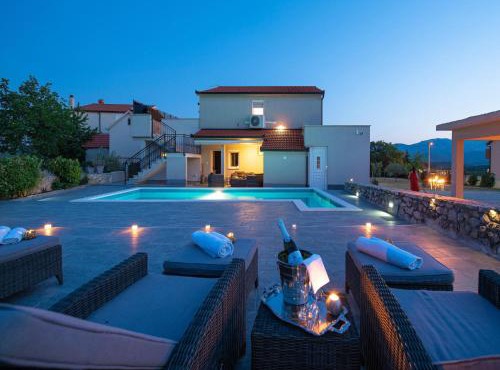 Villa in Ugljane with private pool