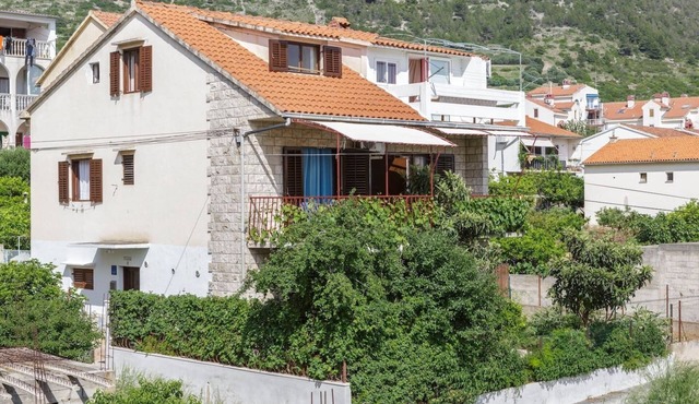 Villa Ina - house with pool in Komiža