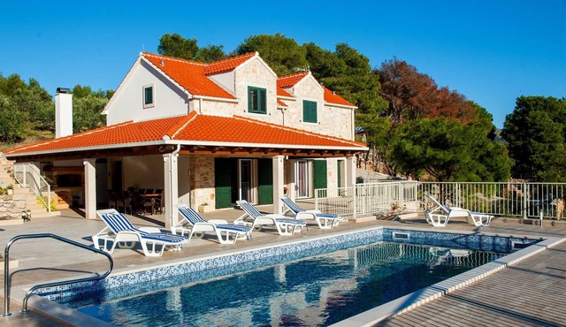 Villa Island Star with Pool