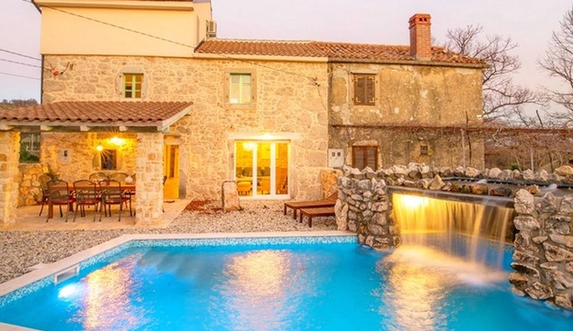 Villa Ivy (V6181-K1) - Garica