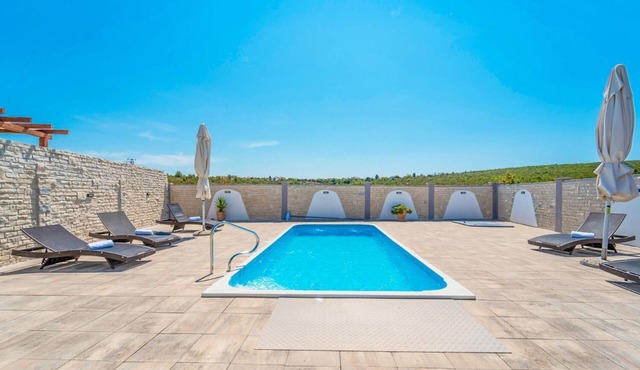 Villa Jadran - Three Bedroom Villa, Sleeps 6