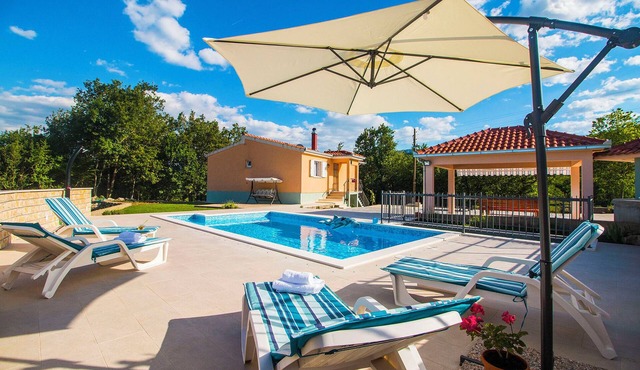 Villa Katja – Private Pool & A/C in All Rooms, Near Split