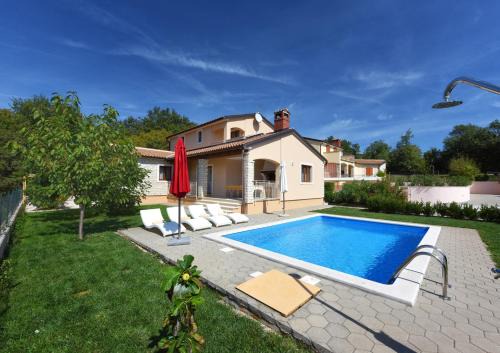 Villa Kmacici 598 in Sveti Lovreč Pazenatički