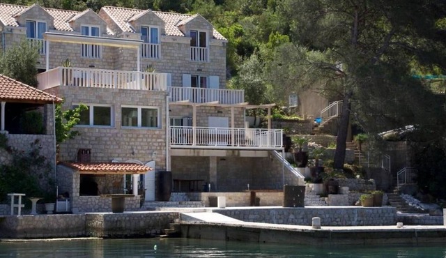 Villa Kobas - Five Bedroom Holiday Home with Sea View