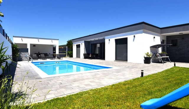 Villa Kristina - Makarska by Villas Guide