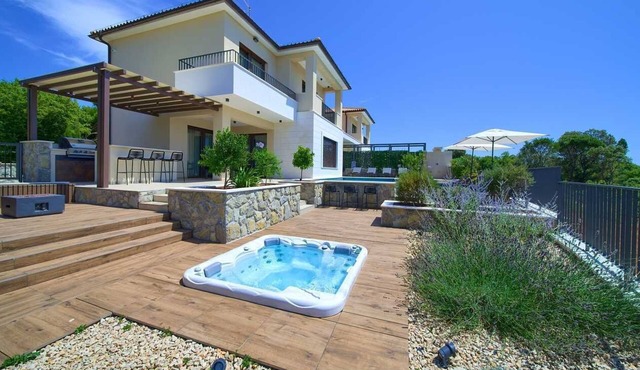Villa LADY with heated pool, jacuzzi and sauna