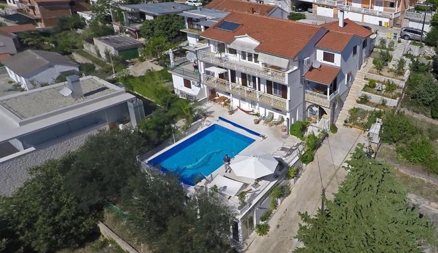 Villa Lana Apartments