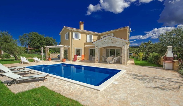 Villa Larisa