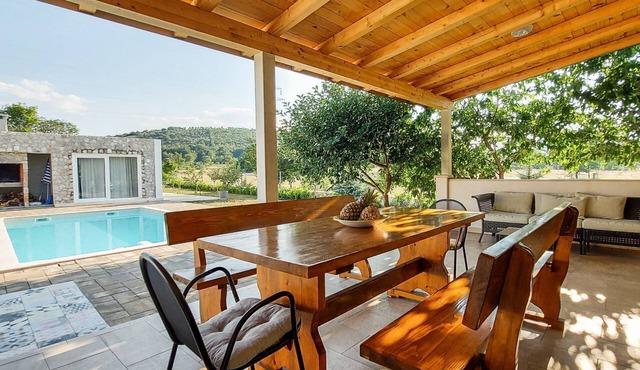 Villa Legacy (V0301-K1) - Krušvar