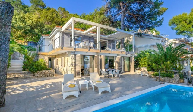 Villa Lorelei - Three Bedroom Villa, Sleeps 6