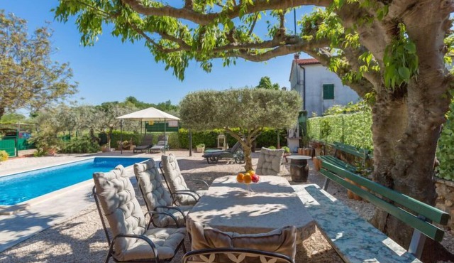 Villa Lucky by Interhome