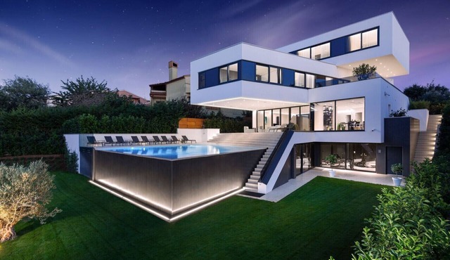 Villa Lucy Banjole for 12 people near Medulin with heated indoor pool & spa just 400 meters from the beach in Banjole