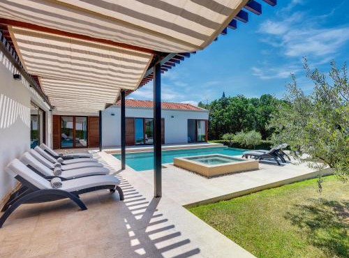 Villa Luna Bianca by Interhome