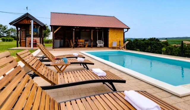 Villa Mali Sokol by Villas Guide
