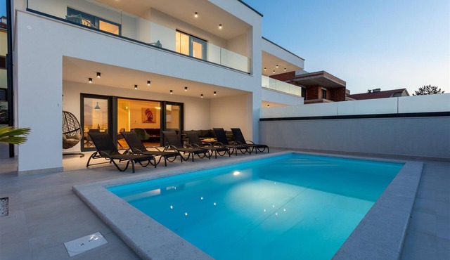 Villa Manhattan with heated pool and Seaview