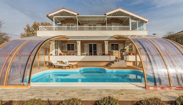Villa Maria-luxury villa with pool and tenis court