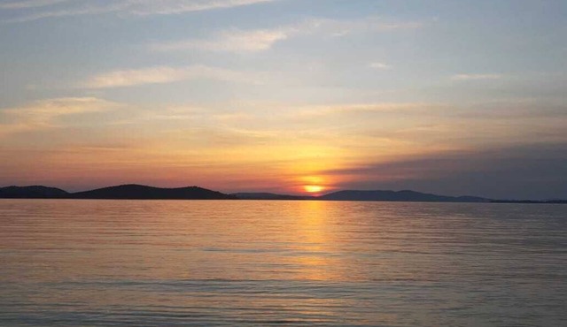 Villa Marta - 4 apartments, sea view, free parking, wi fi in Sibenik