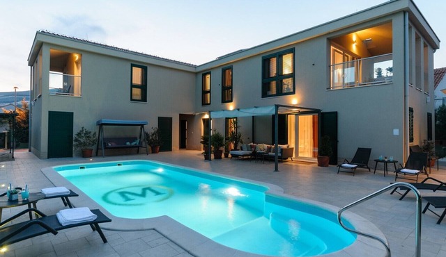 Villa Marta Luxury House with Heated Pool
