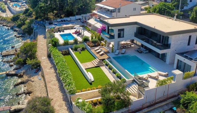Villa Marvel on the Sea - luxurious villa by MyWaycation