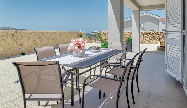 Villa Meraki with Pool in Novalja