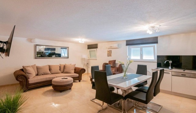 Villa Mia 2 - Six Bedroom Villa with Private Pool