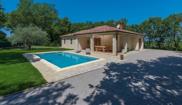 Villa Mirabella - Two Bedroom Chalet, Sleeps 6