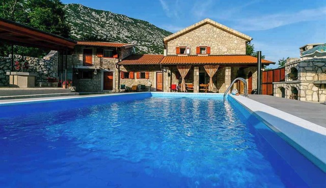 Villa mit Pool