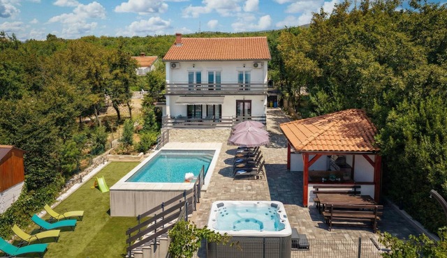Villa Natali With Pool And Sea View, Šmrika, Croatia