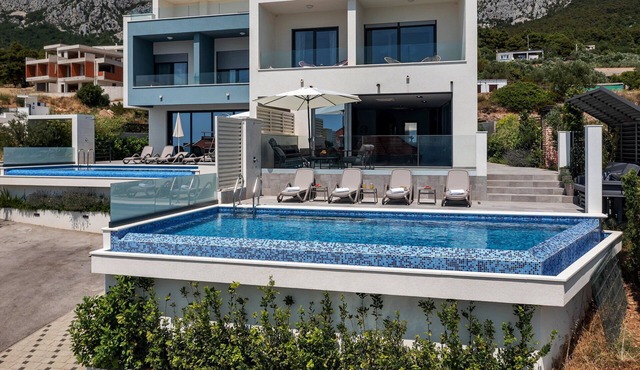 Villa Ninona with Heated Pool II in Makarska