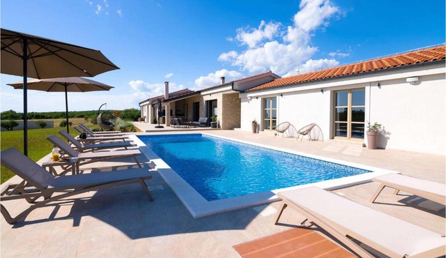 Villa Nola