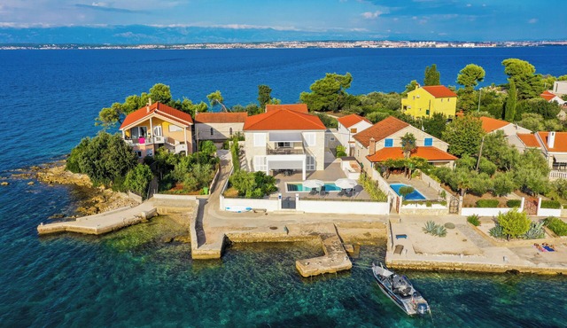 Villa Olive Bay Dream house on the Croatian island of Ugljan. Pool and boat mooring