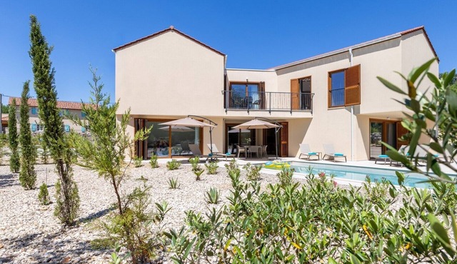 Villa Olive Court Kras