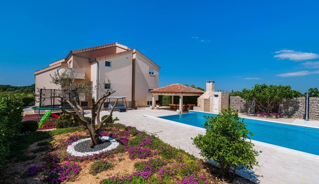 Villa Olive Garden