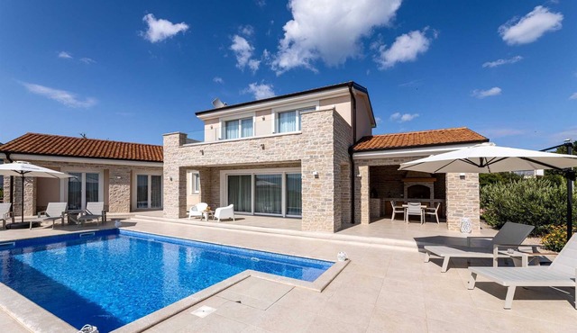 Villa Olive Garden with Pool & Seaview
