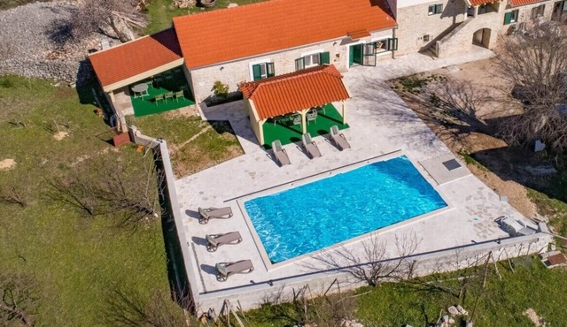 Villa Olive in Ljubotić - Haus für 8-9 Personen in Ljubotic