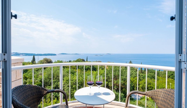 Villa Panorama Dubrovnik - Comfort Double Room with Balcony and Sea View