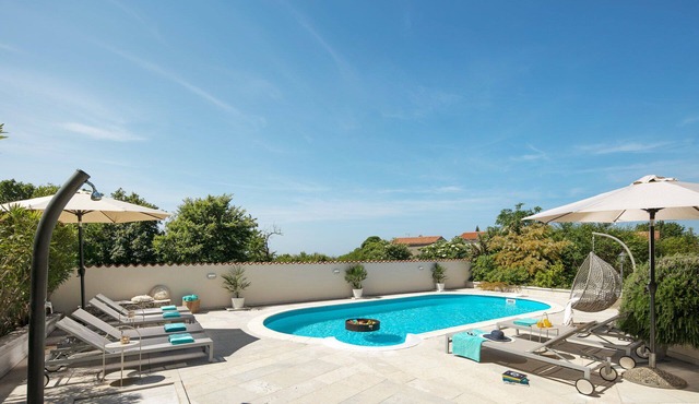 Villa Pietrissima with Pool