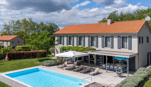 Villa Povetica beautiful holiday home with private pool for 12 guests