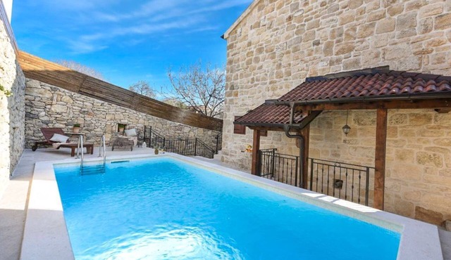 Villa Radie - Three Bedroom Villa, Sleeps 8