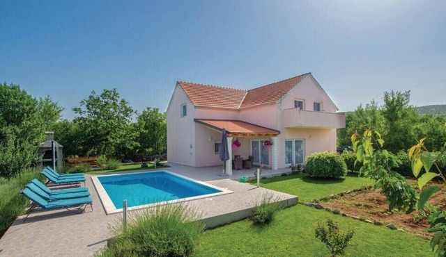 Villa Radosevic near Split, heated pool