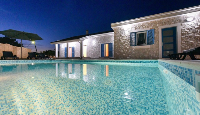 Villa Rafajela (V5891-K1) - Privlaka (Zadar)